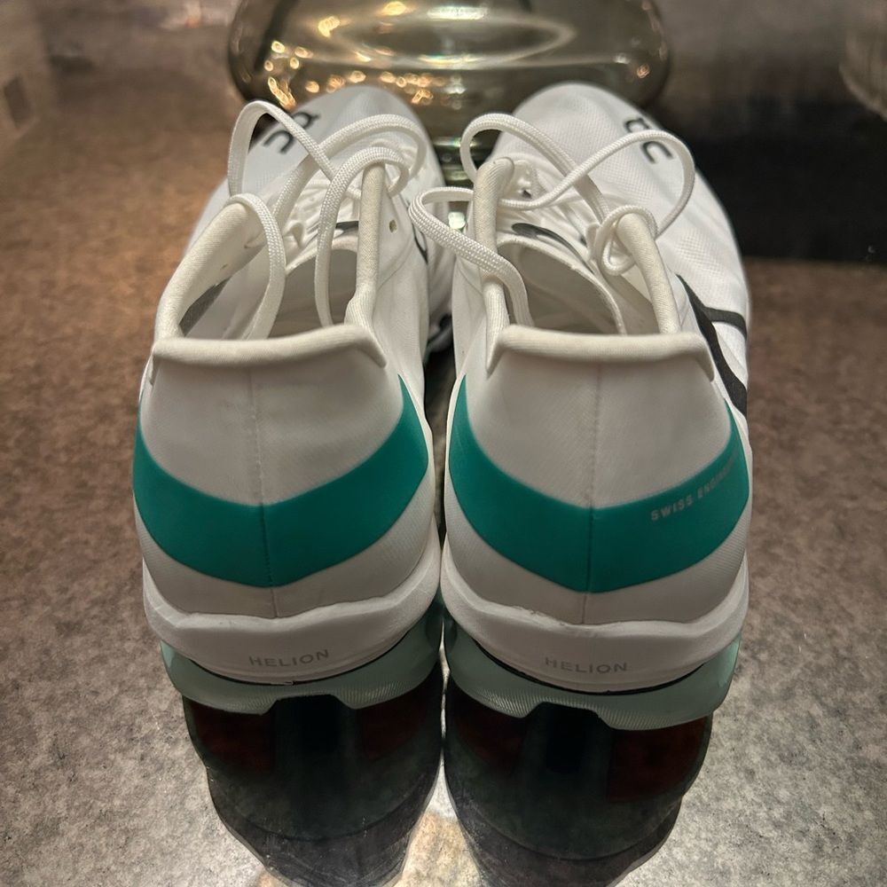 On Running Cloudbloom Echo Trainers - image 3